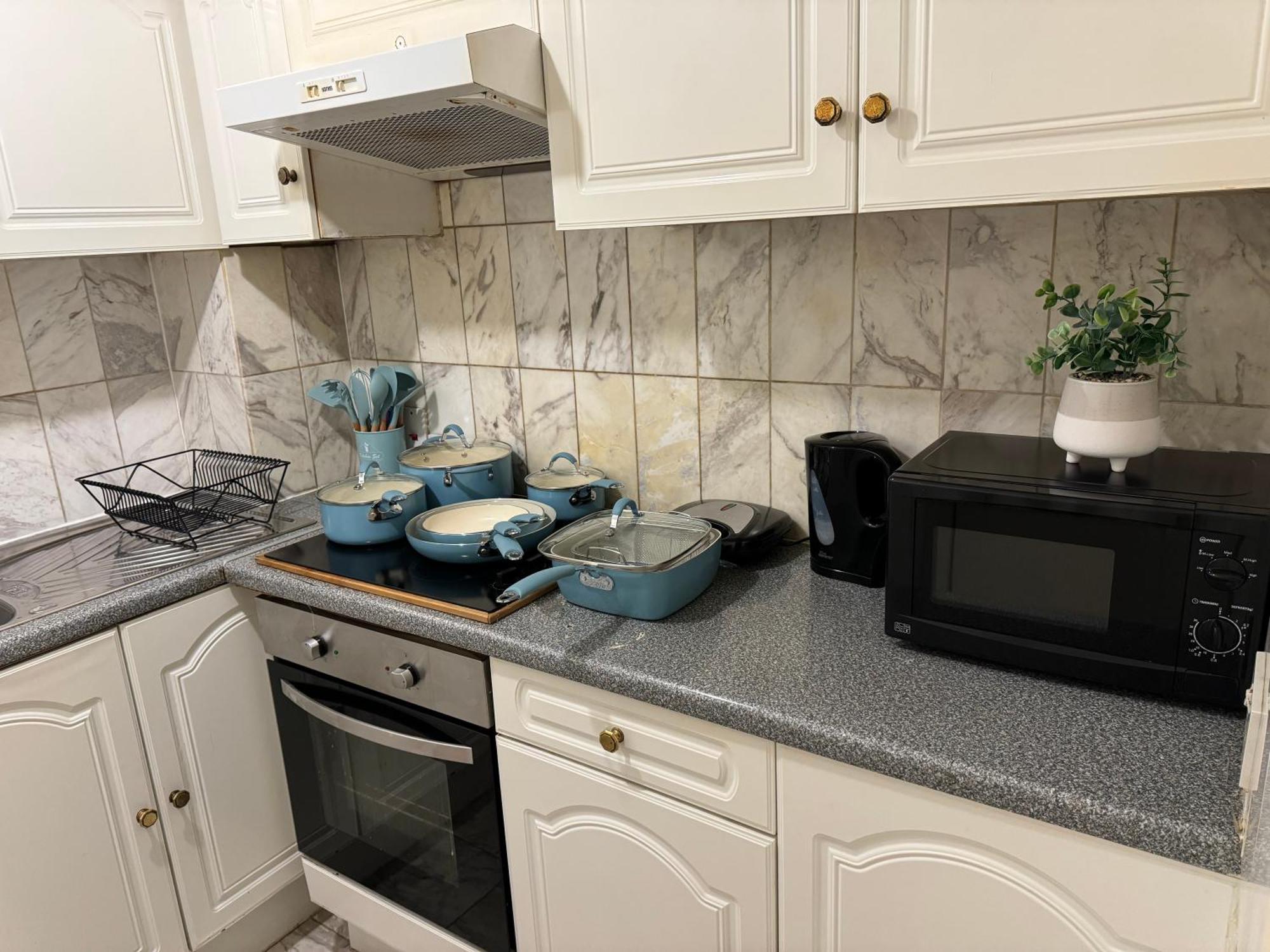 Central And Affordable Flat For 6 People In Zone 1 - Baker Street - With Breakfast Included Londen Buitenkant foto