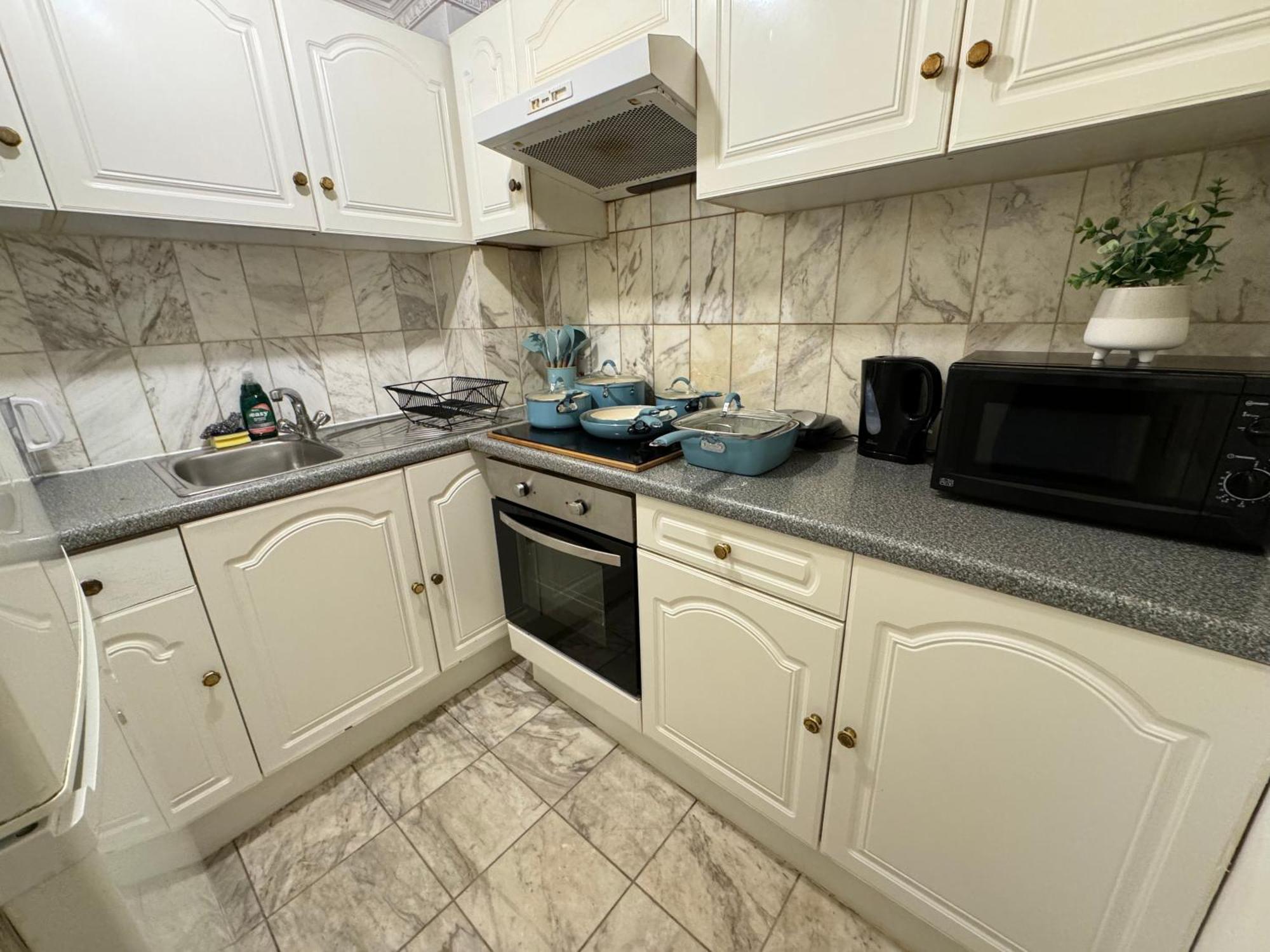 Central And Affordable Flat For 6 People In Zone 1 - Baker Street - With Breakfast Included Londen Buitenkant foto