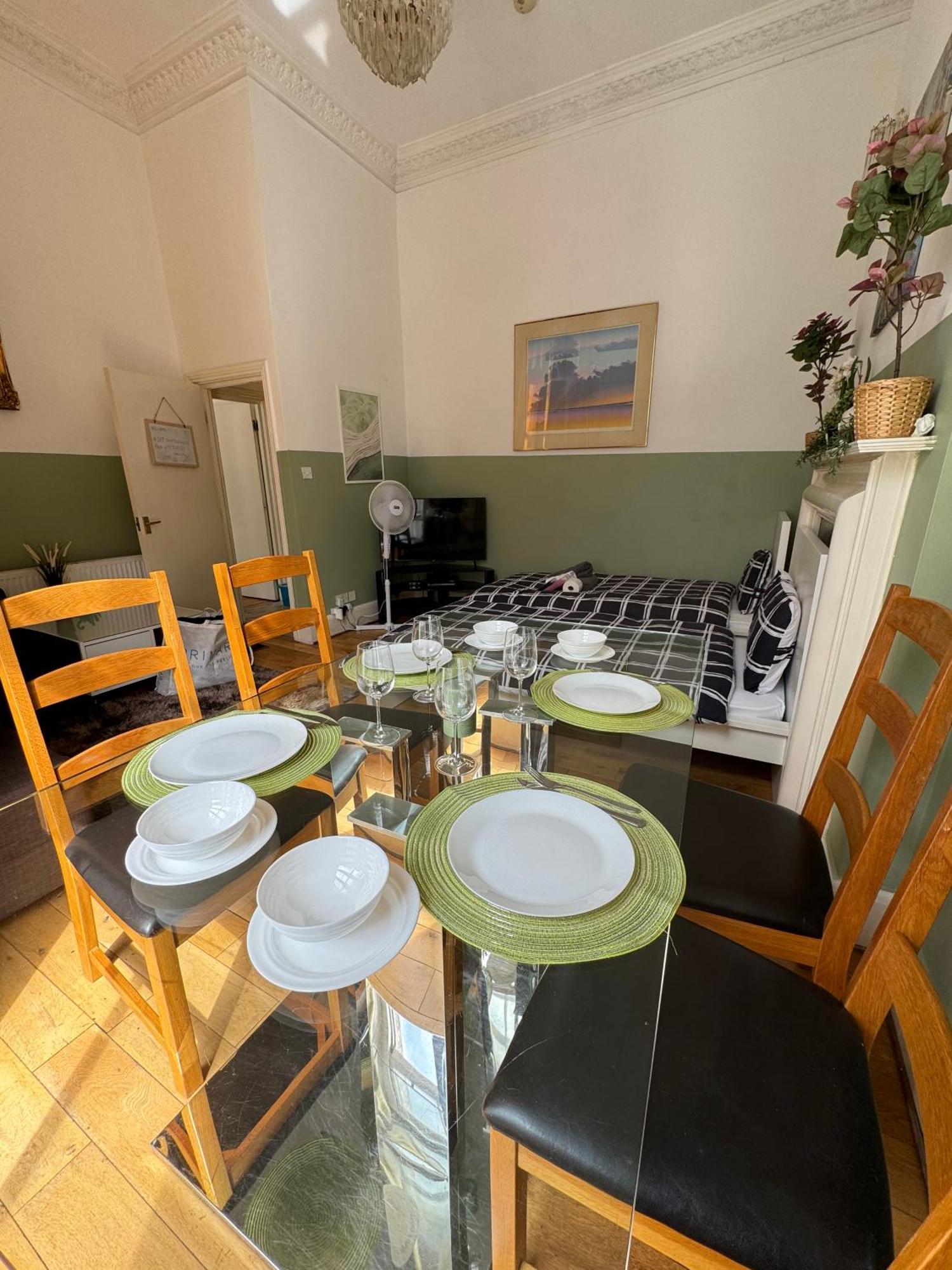 Central And Affordable Flat For 6 People In Zone 1 - Baker Street - With Breakfast Included Londen Buitenkant foto