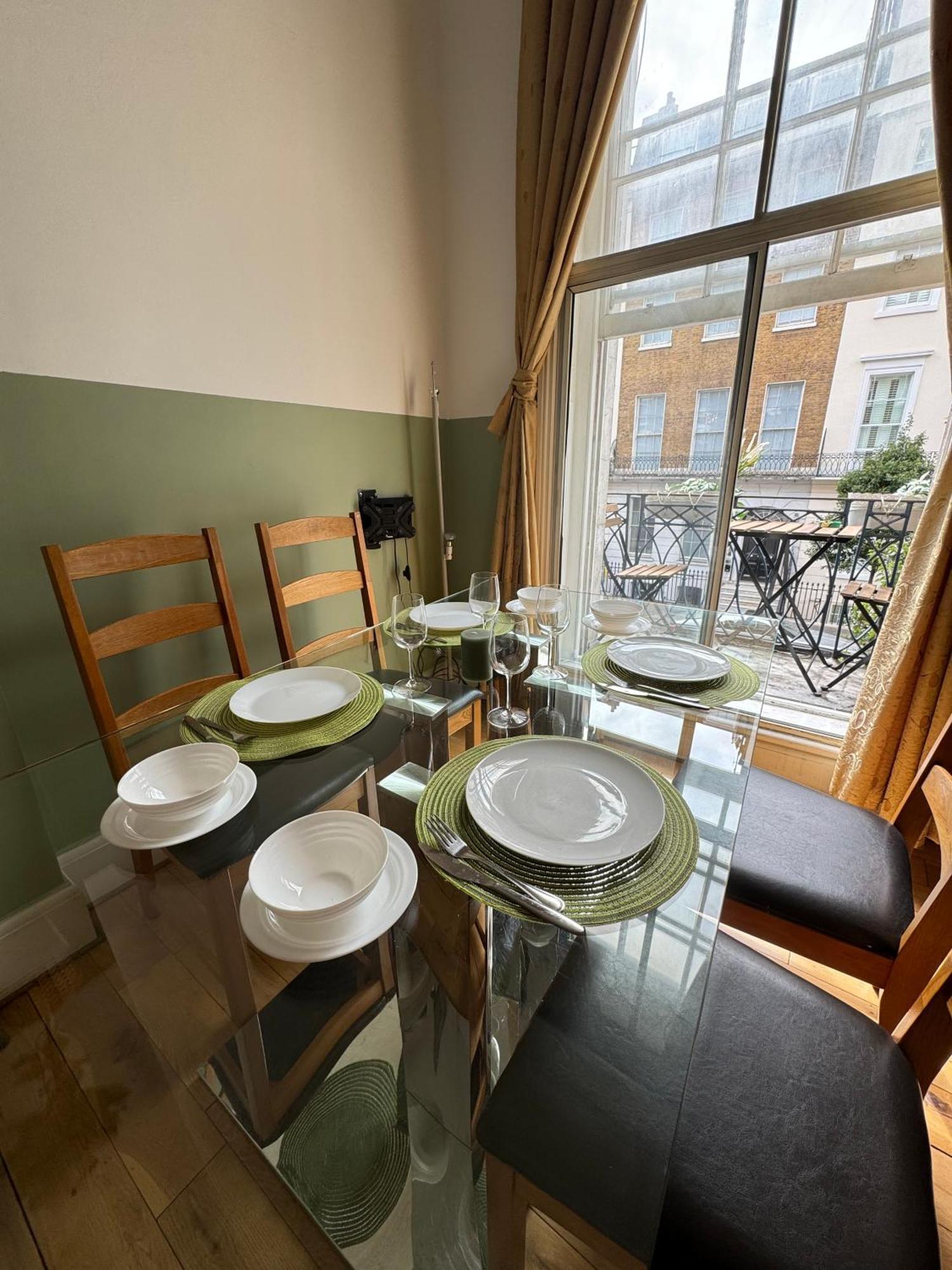 Central And Affordable Flat For 6 People In Zone 1 - Baker Street - With Breakfast Included Londen Buitenkant foto